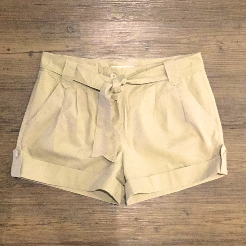 🎉HOST PICK 🎉Michael Kors khaki shorts